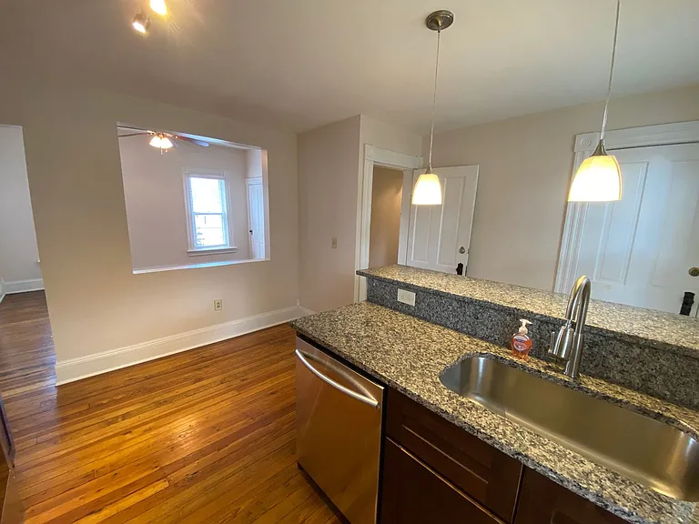 Kerr St 694-696 GW2 — Photo 4