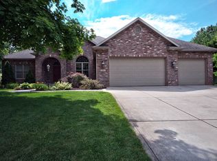 13940 Ranier Dr, Middlebury, IN 46540