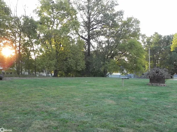 Grant St, Bedford, IA 50833
