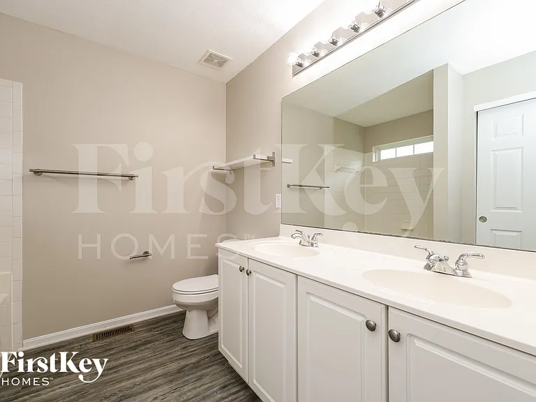 1211 Parkside Dr — Photo 13