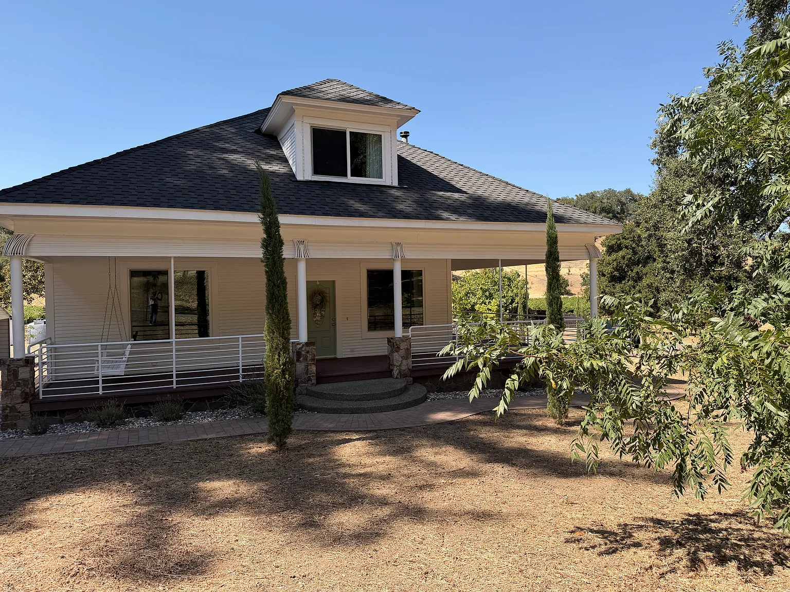 4 bed, $5,000 — Photo 3