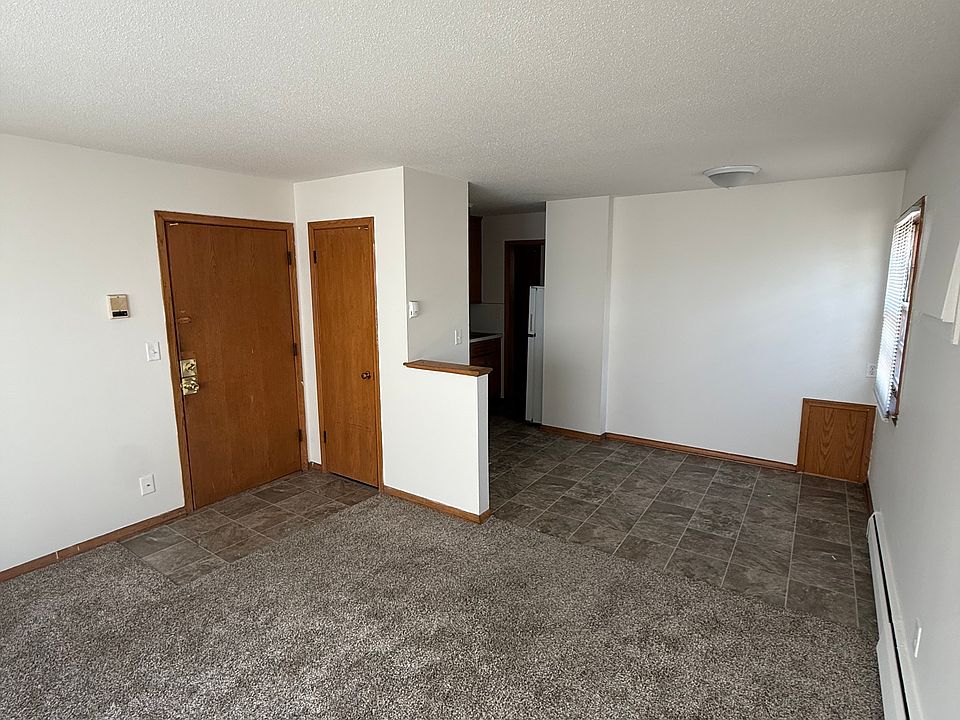 1st image of 5121 University Ave NE #104