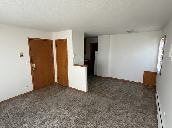5121 University Ave NE #104, Minneapolis, MN 55421