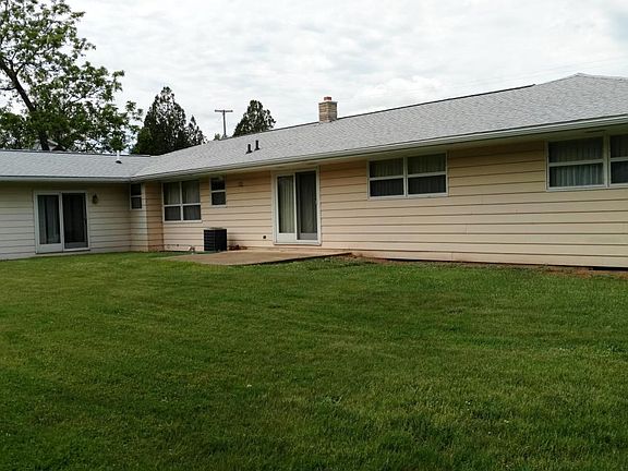 2nd image of 128 Chapel Hill Dr