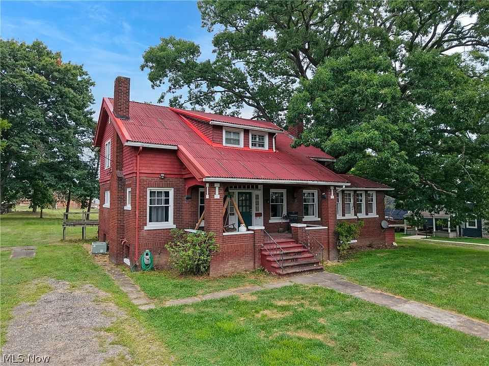 1st image of 412 Oakwood Dr