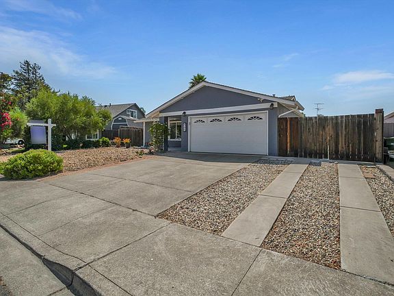 2nd image of 465 Swan Dr