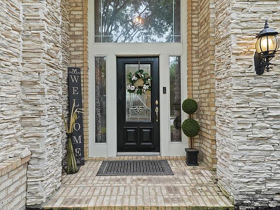 4th image of 2818 Shallow Springs Ct