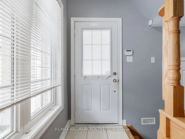 15 Old Colony Rd #10 — Photo 2