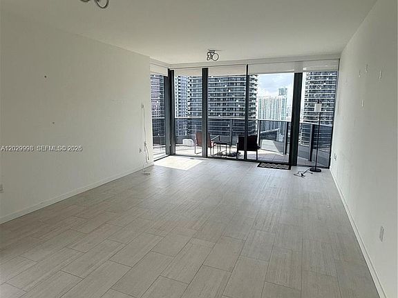 3rd image of 1000 Brickell Plz #3412