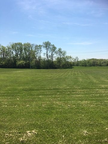 1st image of 2401 N Elmkirk Park