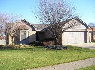 1748 Langford Dr, Troy, MI 48083