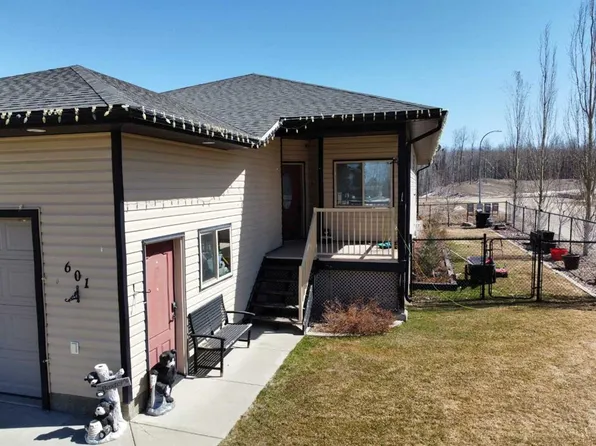 601 NE 3rd St, Fox Creek, AB T0H 1P0