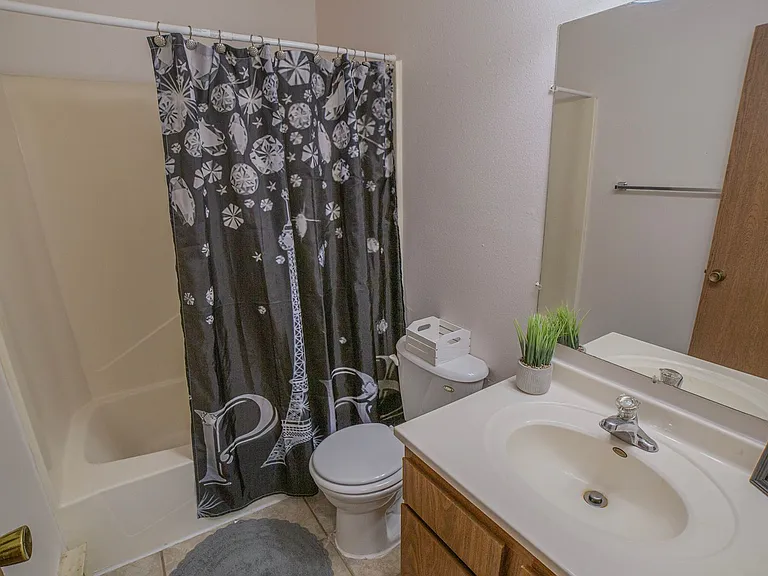 Cedars West Apartments — Photo 6