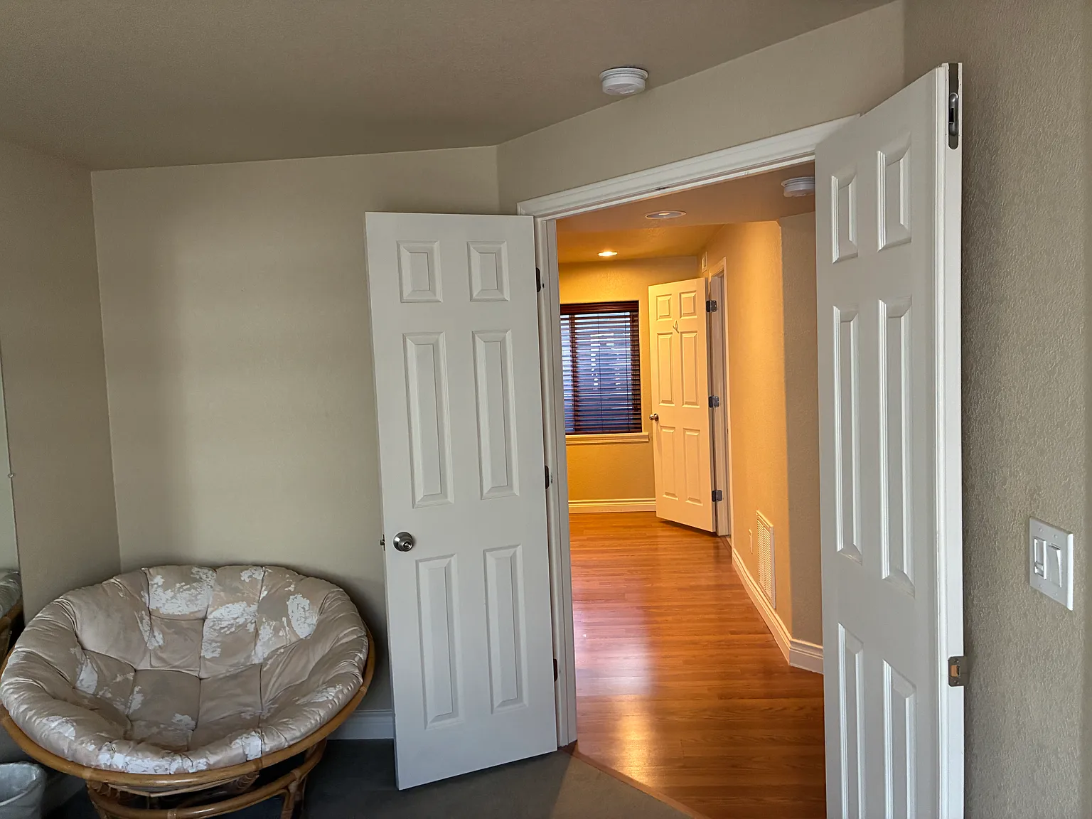 4 bed, 3.5 bath, 3000 sqft, $1,000 — Photo 2