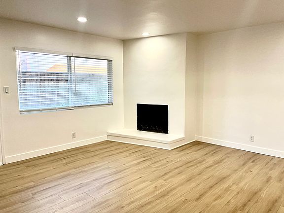 3rd image of 391 Molino Ave APT B