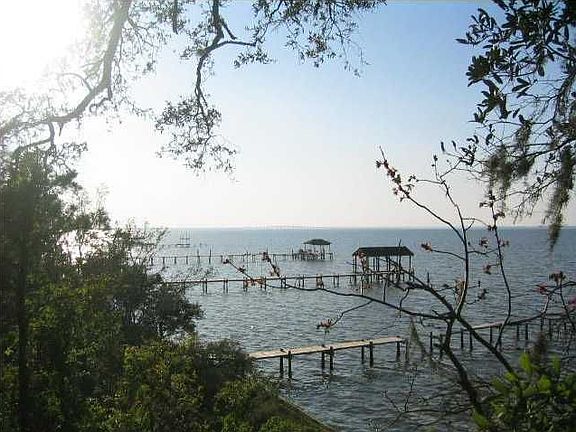 5th image of 4376 Hickory Shores Blvd
