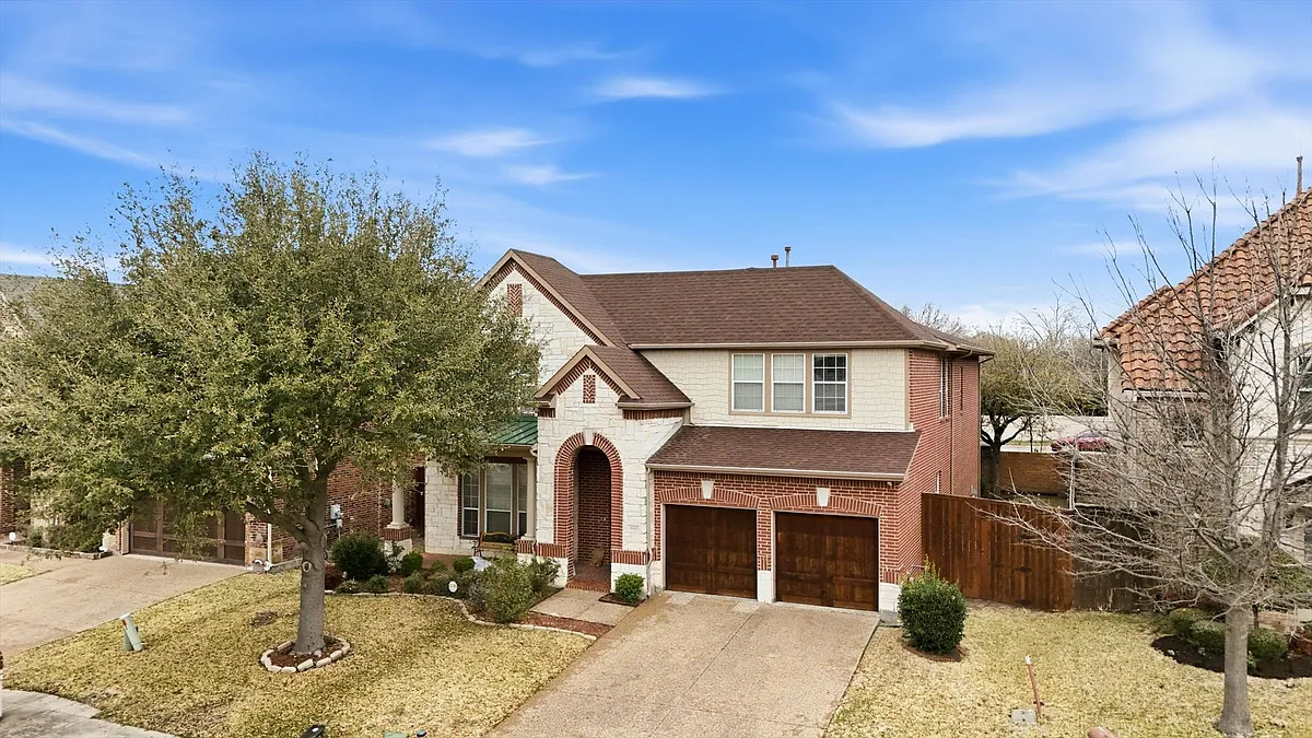 Building Photo - 441 Cascada Dr