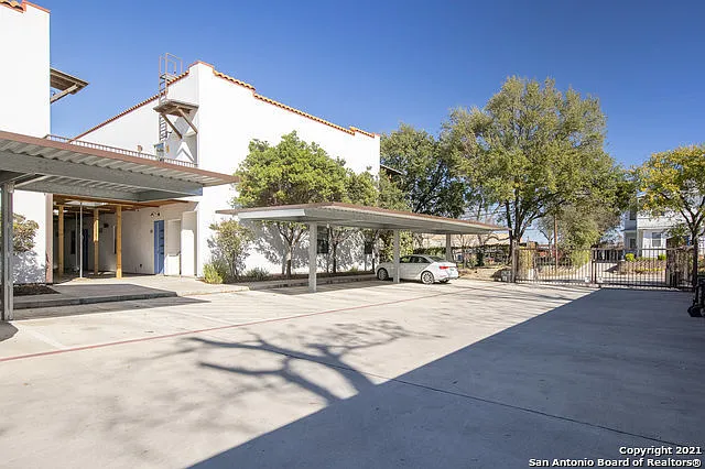 1542 N Alamo St #201 — Photo 36