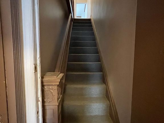 2nd image of 543 W Washington St Floor 2