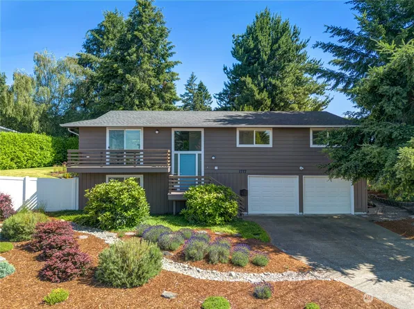 1717 N Skyline Drive, Tacoma, WA 98406