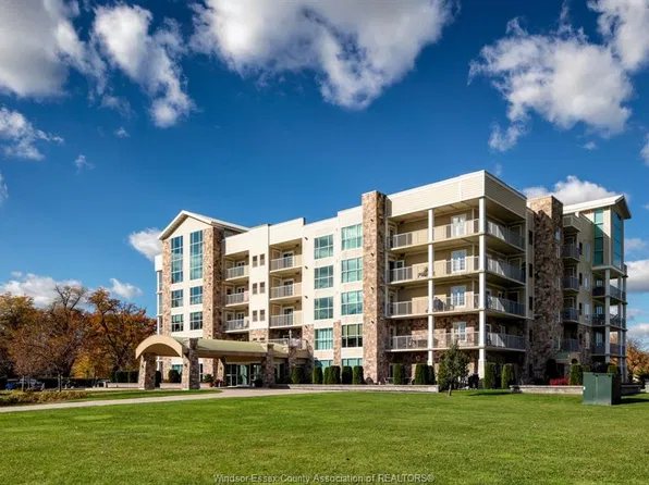 34 Boblo Island Blvd #106, Amherstburg, ON N9V 0C4
