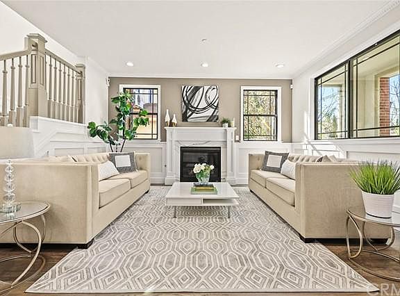 4th image of 9638 Olive St