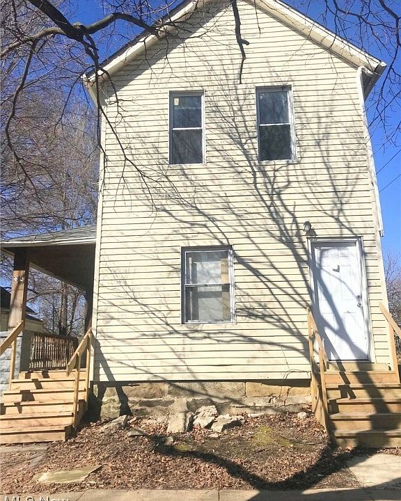 1st image of 3064 W 47th St