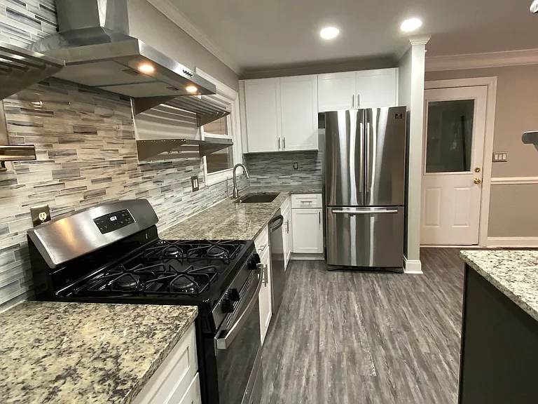 2565 Woodacres Rd NE — Photo 20
