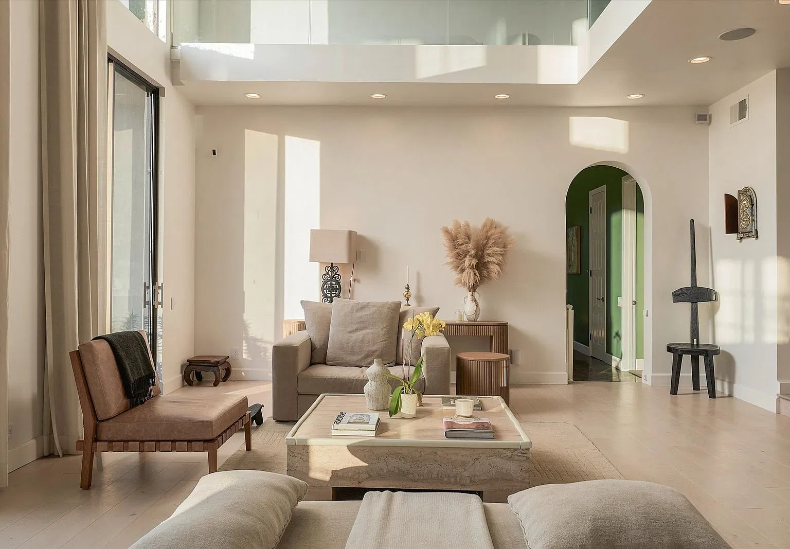 Gloaming Way, Beverly Hills — Photo 1