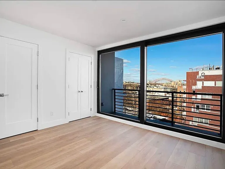 23-33 Astoria Blvd #Penthouse 1 — Photo 3