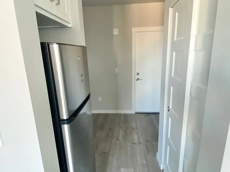 University Flats Apartments — Photo 47