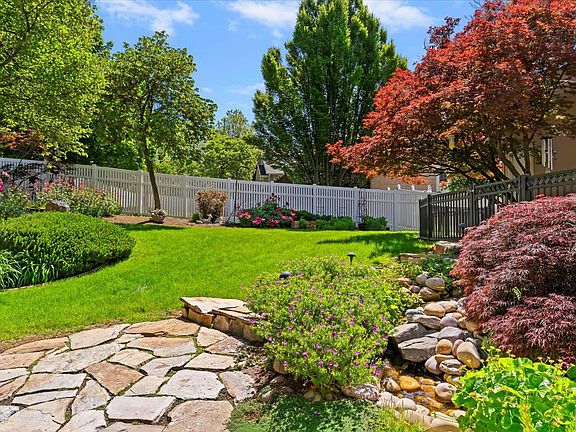 4th image of 1880 Shadow Valley Dr