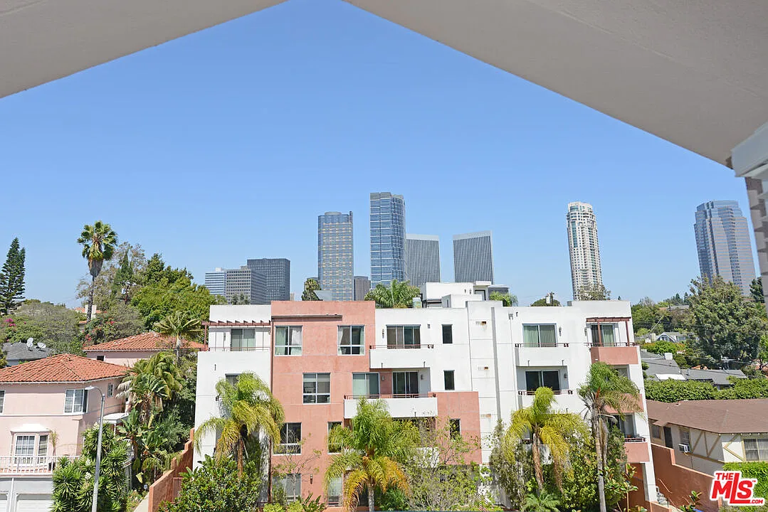 2 bed, 2.5 bath, 1330 sqft, $4,895 — Photo 2