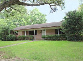 713 Cannan Dr, Angleton, TX 77515