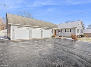 125 W Division Rd, Valparaiso, IN 46385