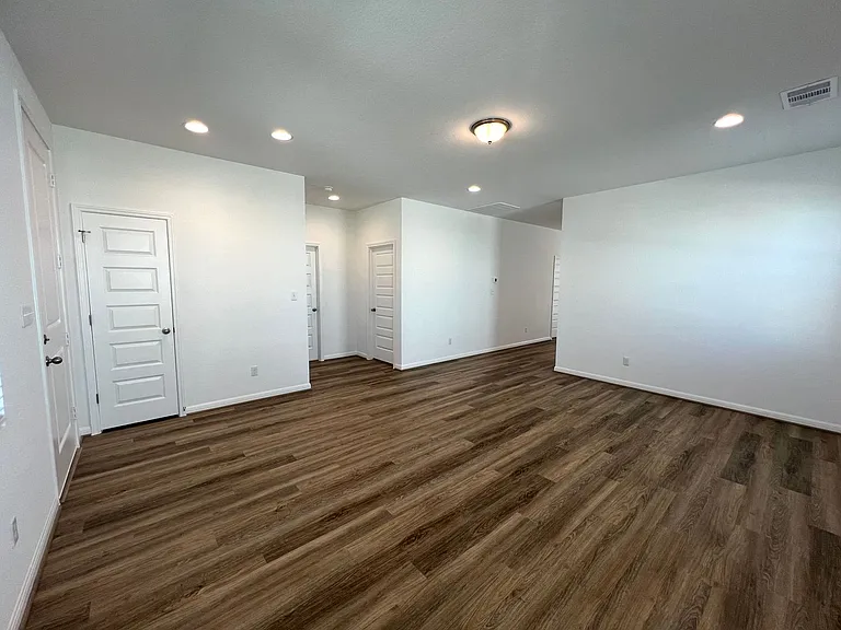302 Elm Branch Trl — Photo 6