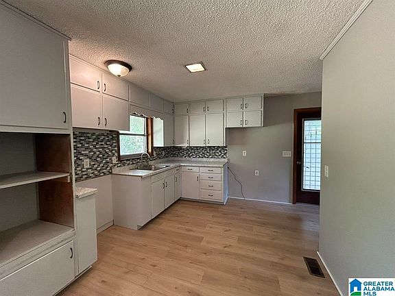 4th image of 608 Gurley Cir
