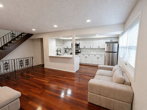 2nd image of 1204 Inverrary Ln