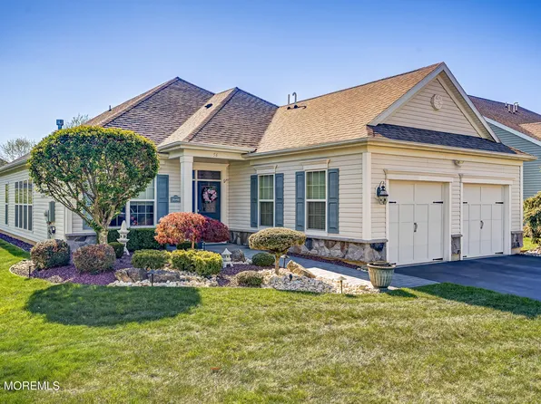 56 E Bosworth Boulevard, Farmingdale, NJ 07727