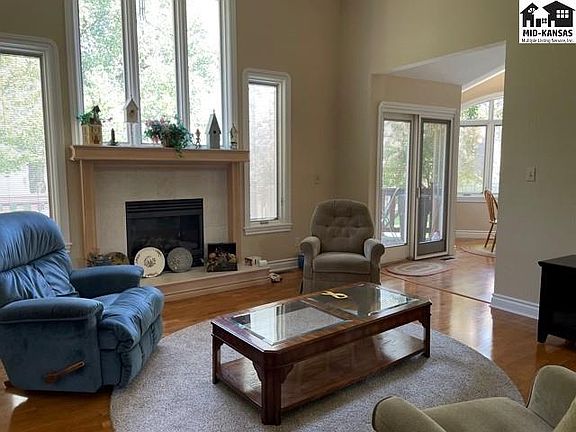 2nd image of 1824 Seville Dr