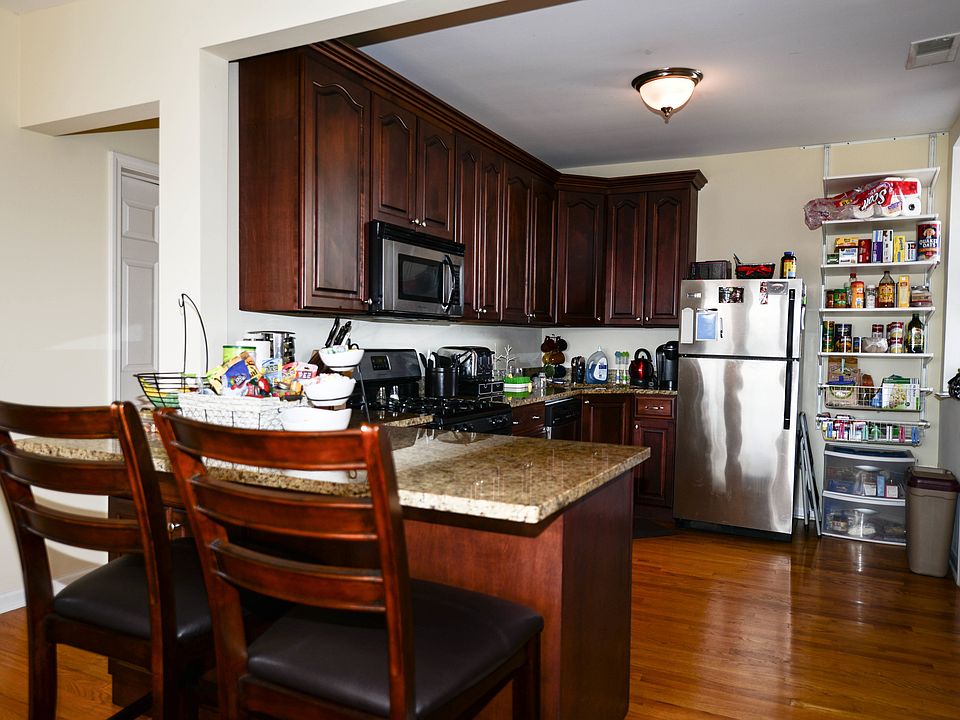 1st image of 3424 W Leland Ave APT 3W