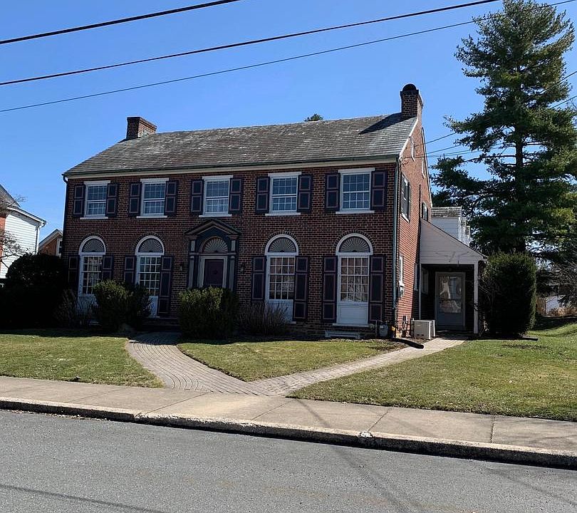 2nd image of 126 W Broad St