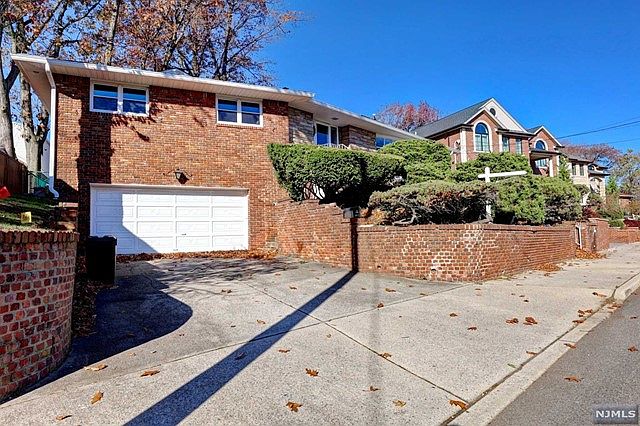 1289 Abbott Blvd, Fort Lee, NJ 07024 | MLS #22039454 | Zillow