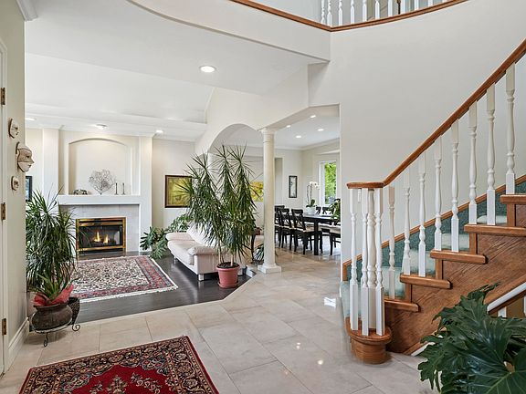 4th image of 220 Fern Dr