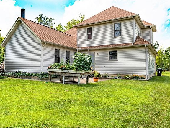 2nd image of 276 Eastlake Dr