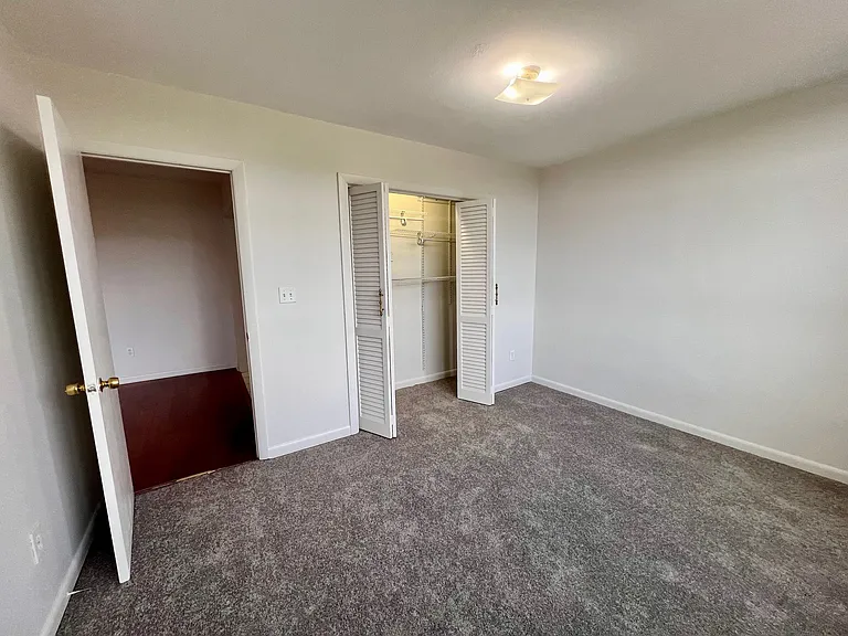 20 Hammond Pond Pkwy #607 — Photo 9
