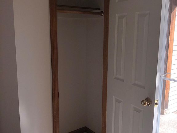4th image of 4011 Bay Point Dr