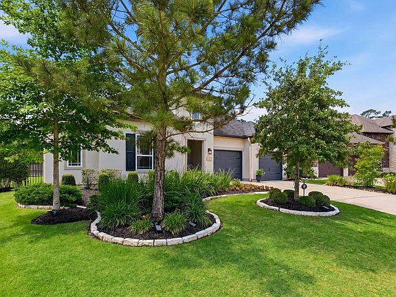 2nd image of 49 Snowdrop Lily Dr