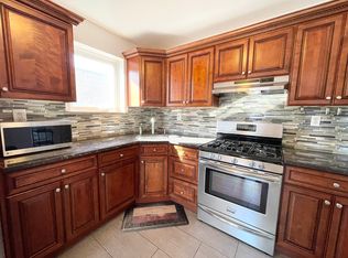 65-12 77th St #4, Middle Village, NY 11379
