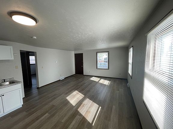 4th image of 1635 Deckner Ave #3